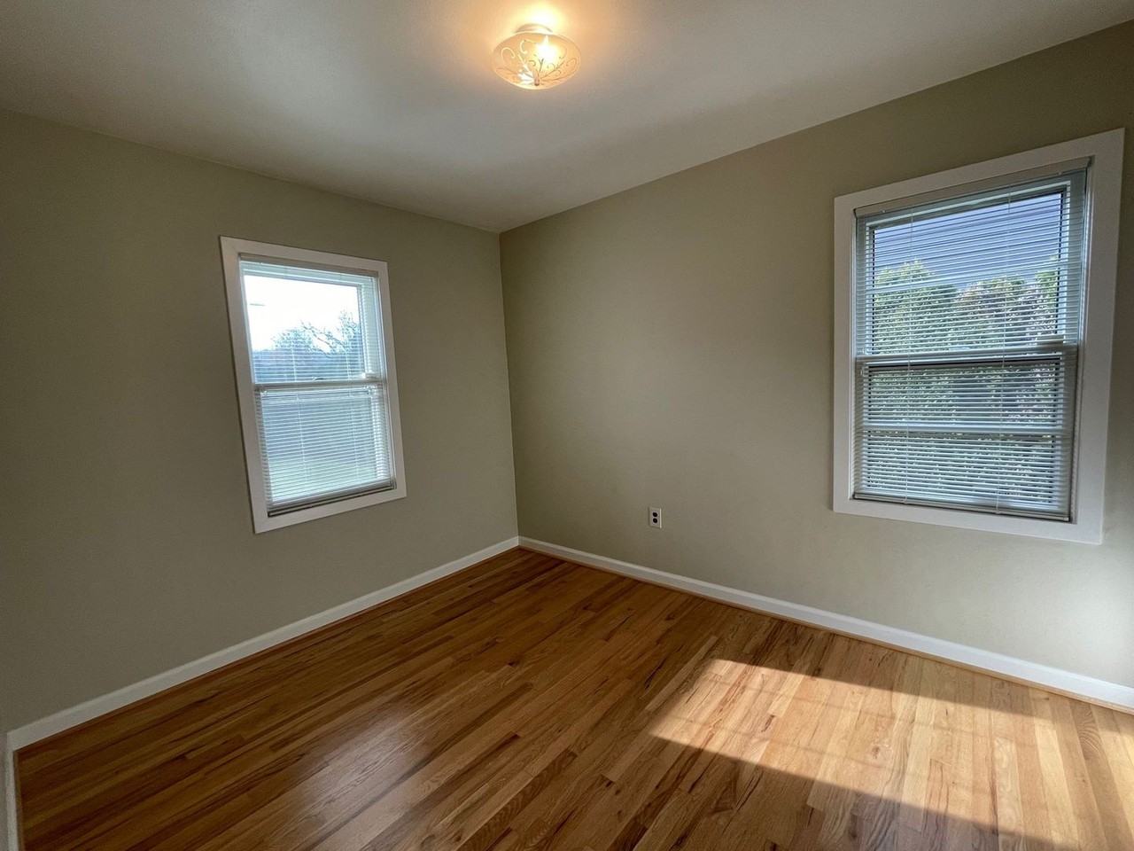 5012 N Yale St - Photo 6 of 18