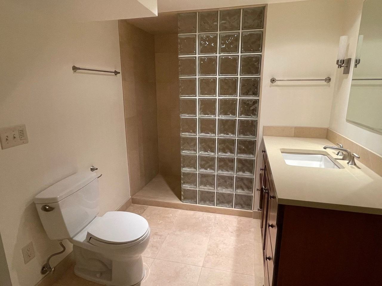 5012 N Yale St - Photo 7 of 18