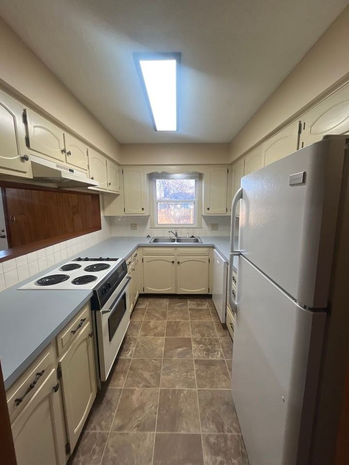 817 E Rosebrier St - Photo 2 of 14