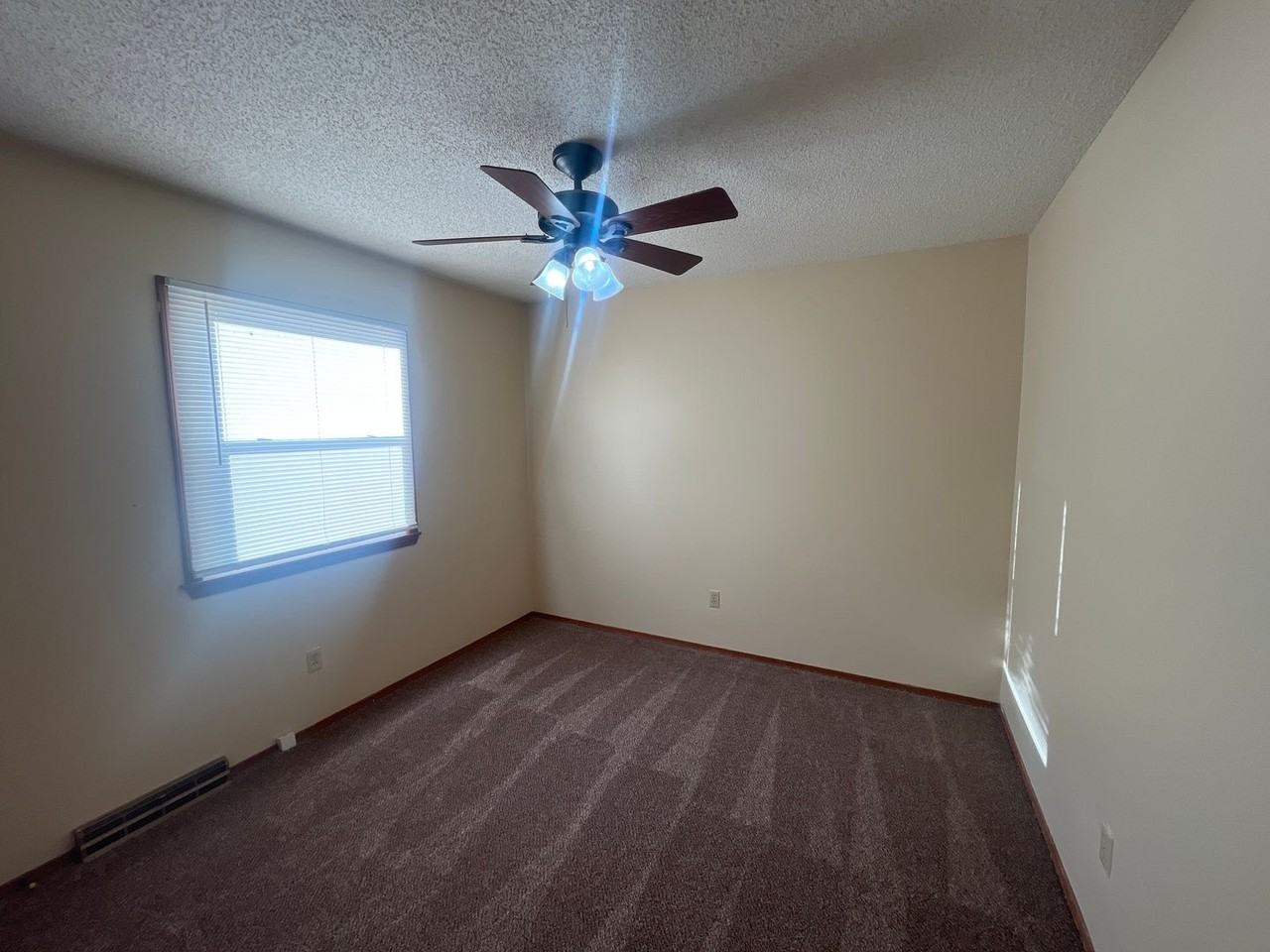 817 E Rosebrier St - Photo 4 of 14