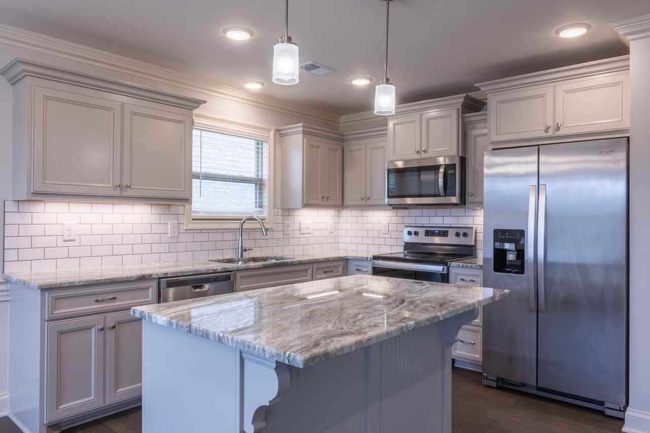 254 Hutch Ct - Photo 4 of 20