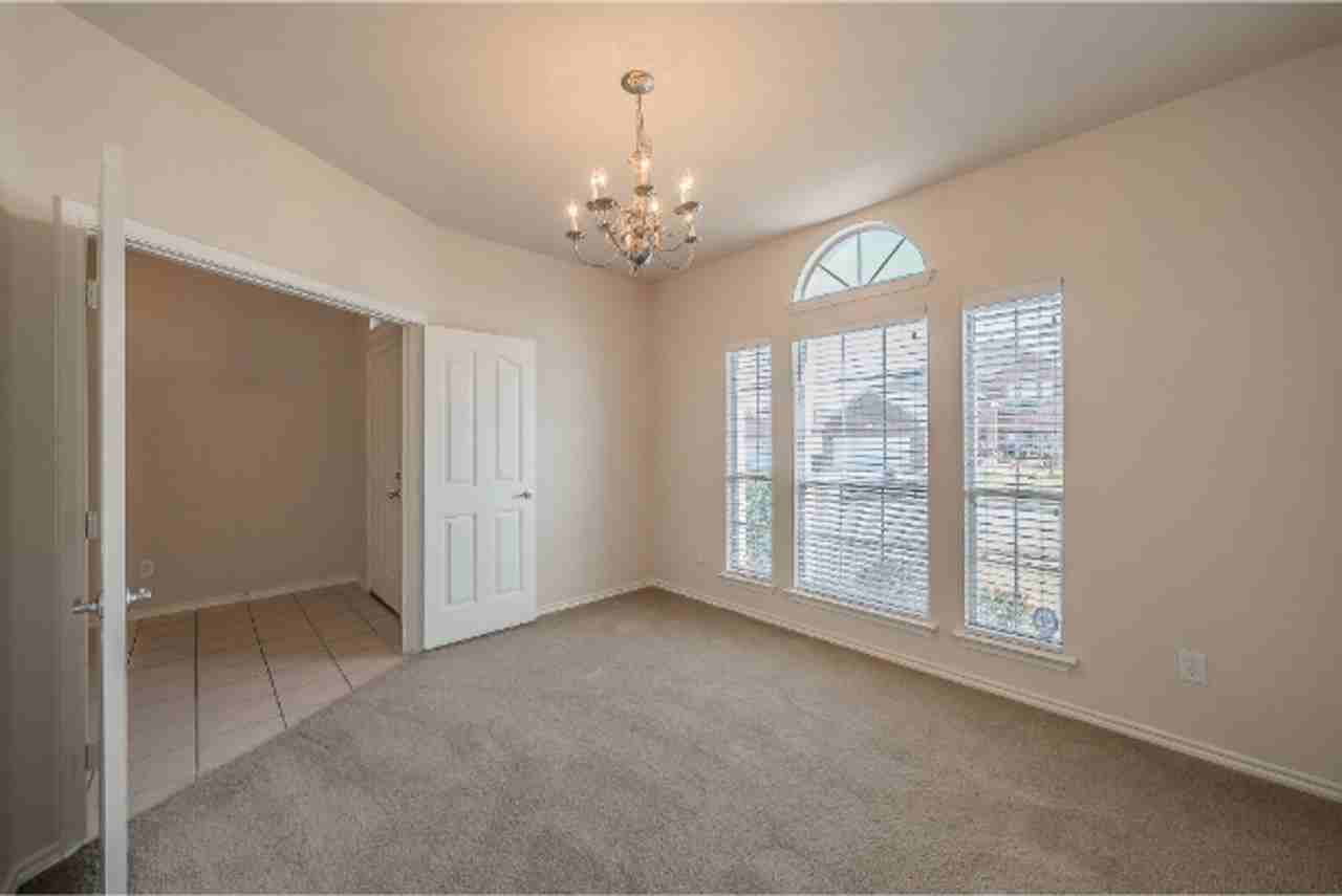 12901 Hurricane Ln - Photo 5 of 36