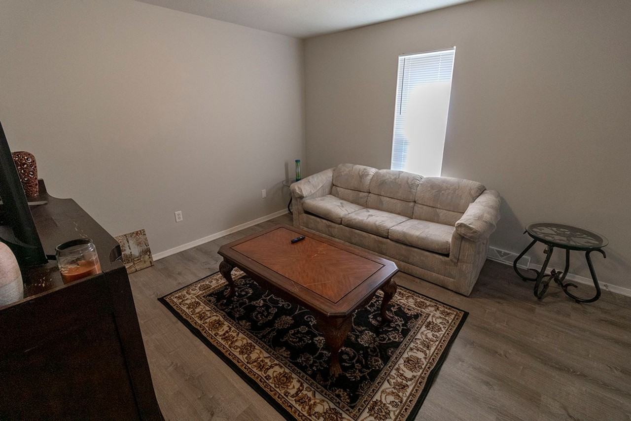 204 Wheaton Ct - Photo 6 of 30