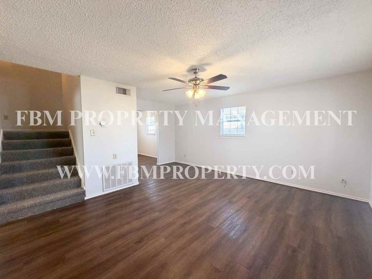 493 N Bryant Ave - Photo 5 of 32