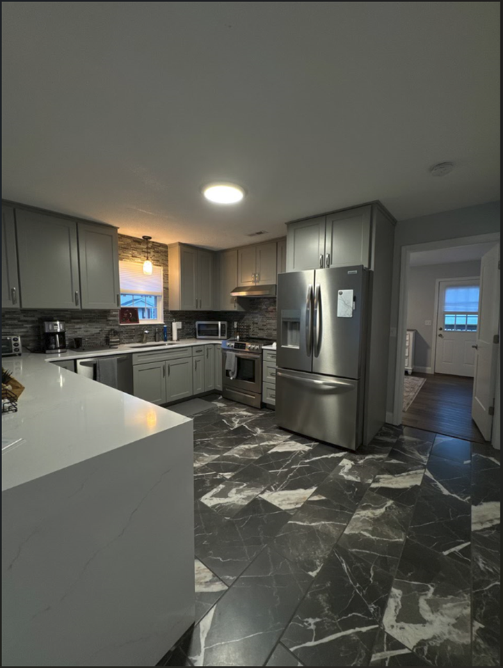 848 Patrick Henry Dr - Photo 7 of 19