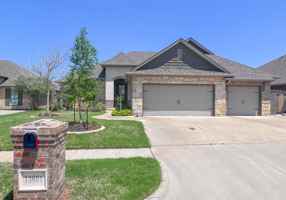 featured image of 13601 Cobblestone Curve Rd