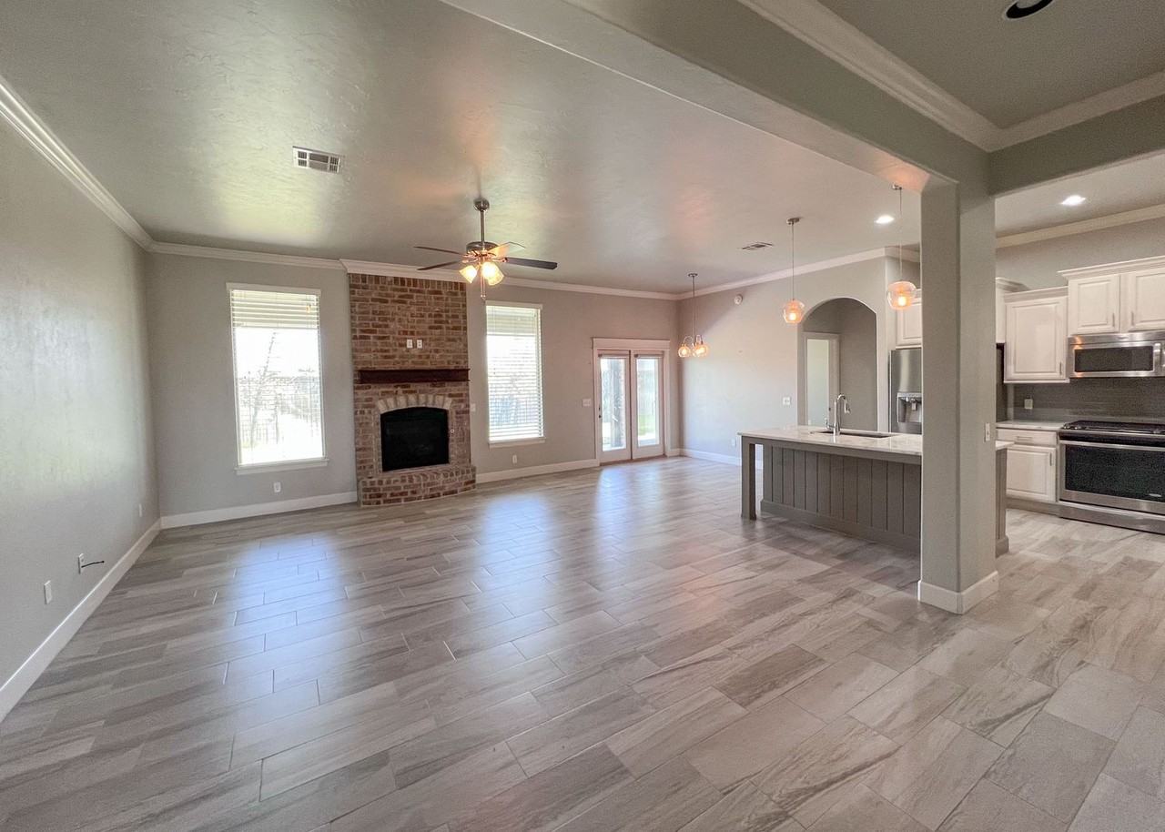 13601 Cobblestone Curve Rd - Photo 2 of 31