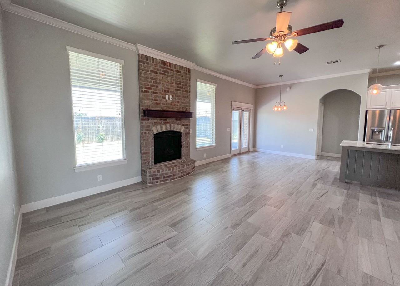 13601 Cobblestone Curve Rd - Photo 3 of 31