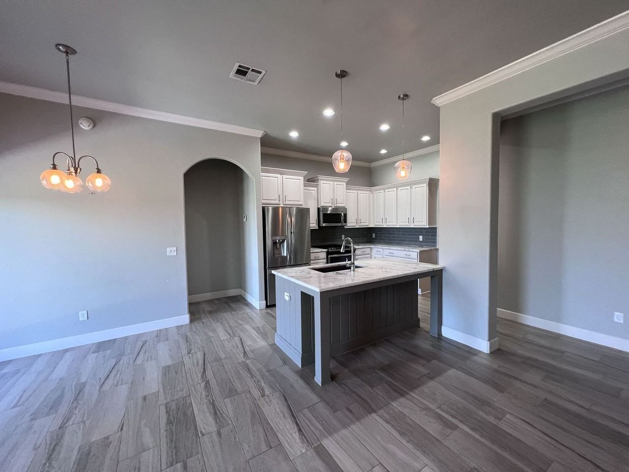 13601 Cobblestone Curve Rd - Photo 4 of 31