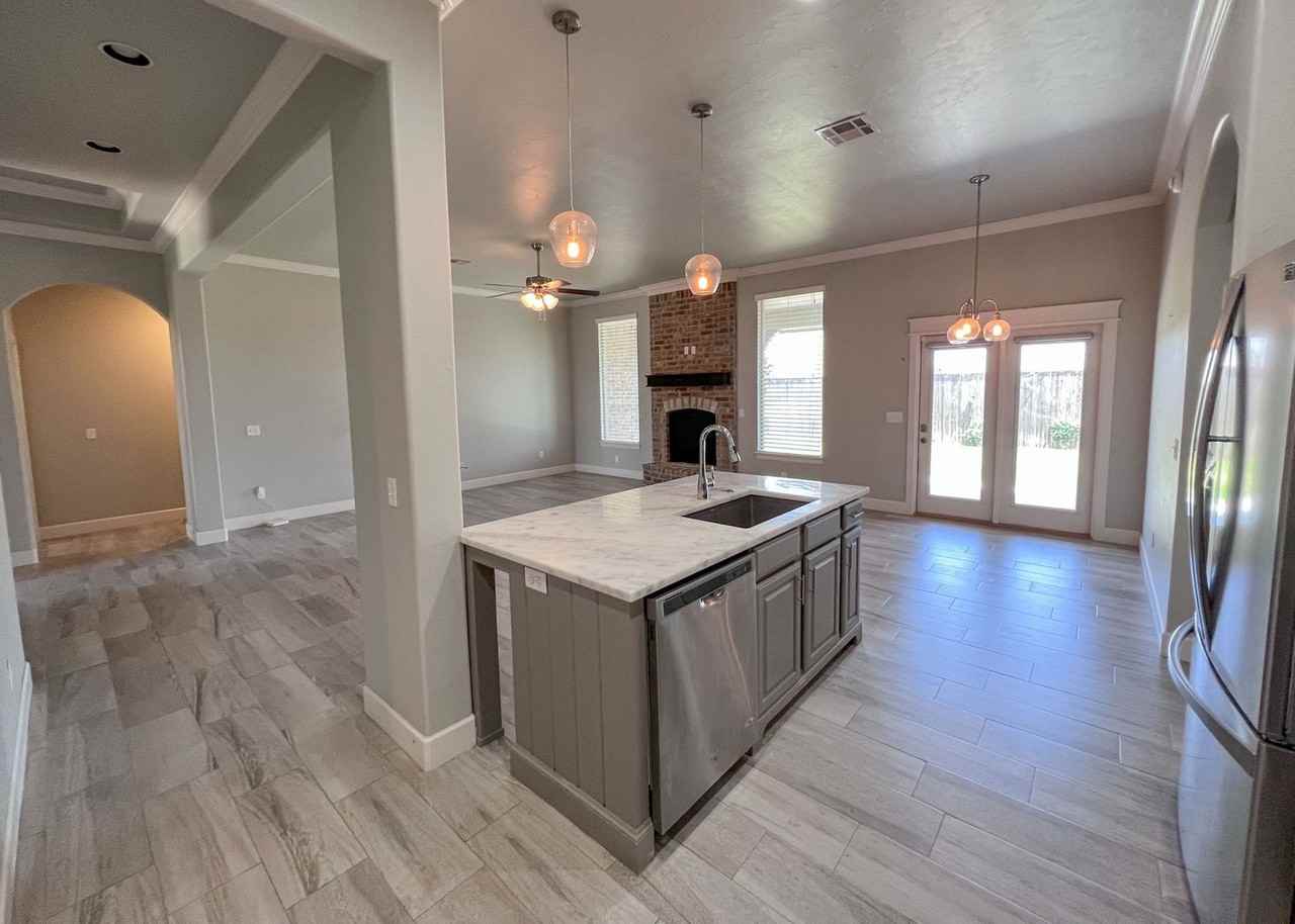 13601 Cobblestone Curve Rd - Photo 7 of 31