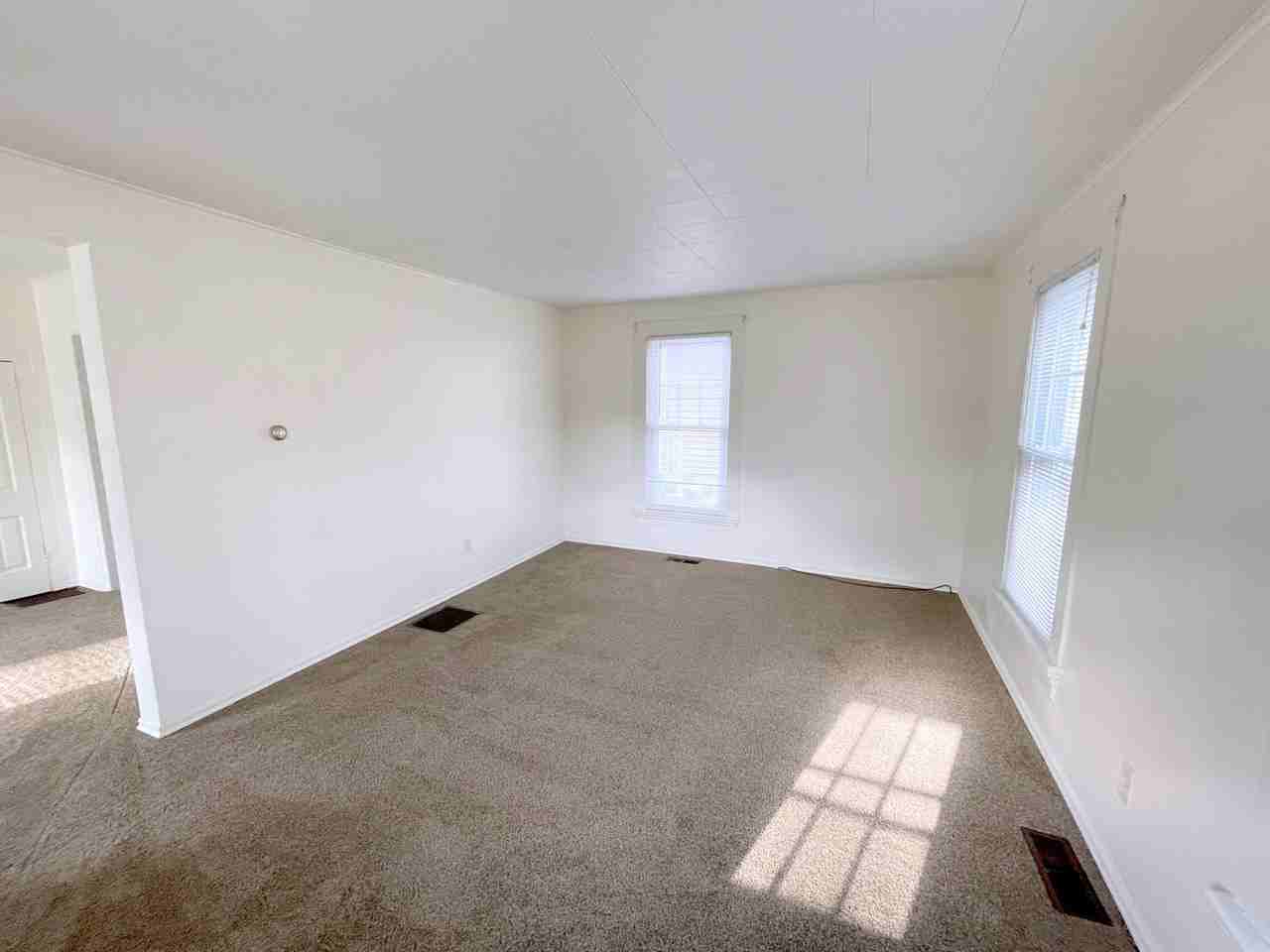 305 305 S, Highland Avenue - Photo 3 of 18