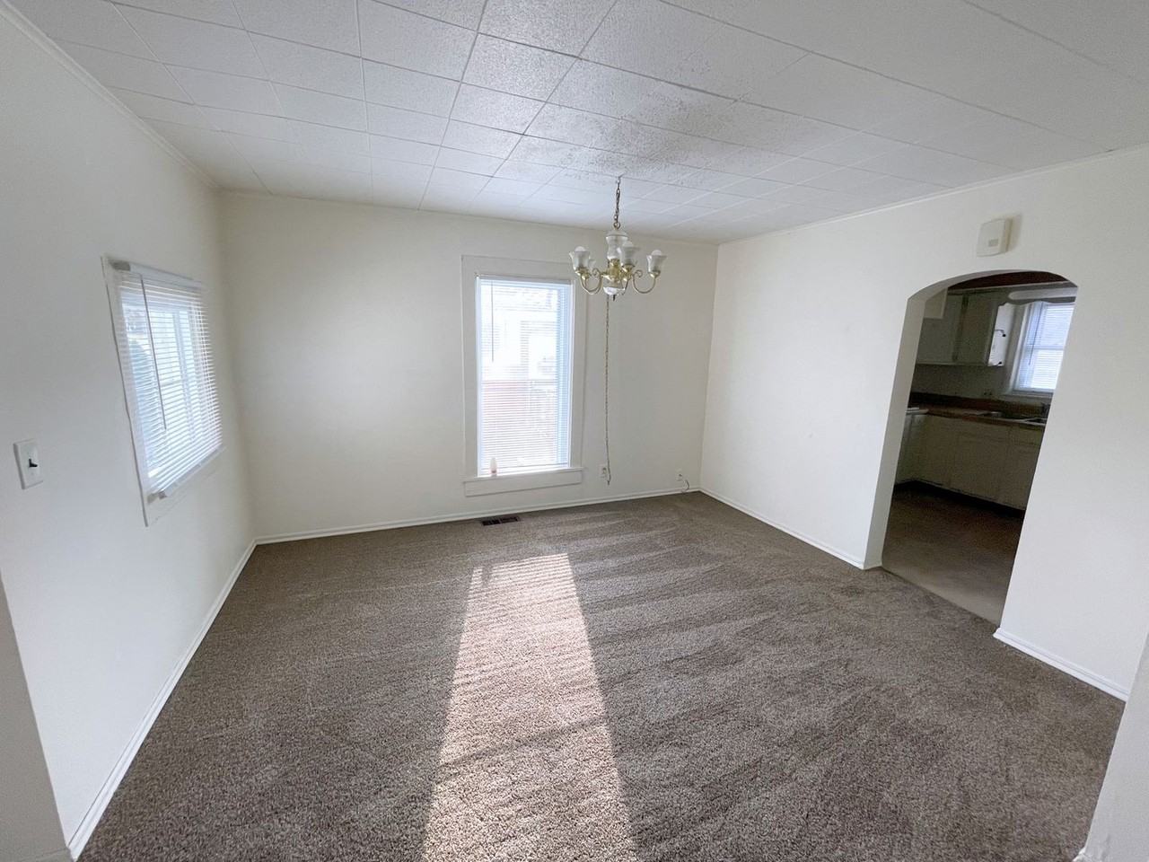 305 305 S, Highland Avenue - Photo 4 of 18