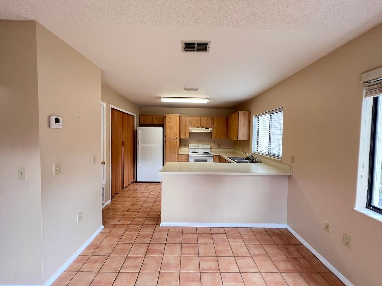 627 Olympic Dr - Photo 5 of 26