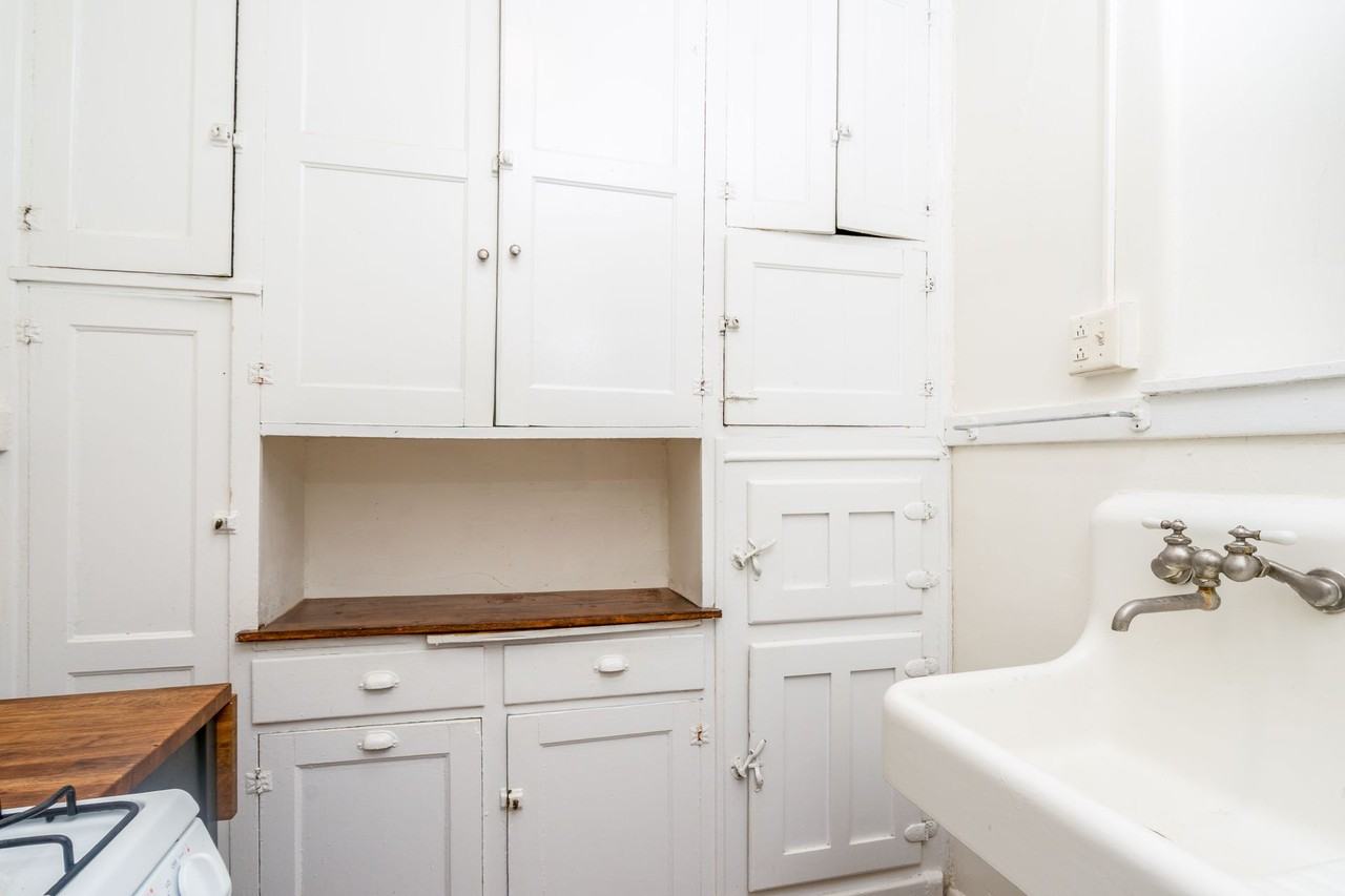 2226 Garfield Ave S - Photo 4 of 9