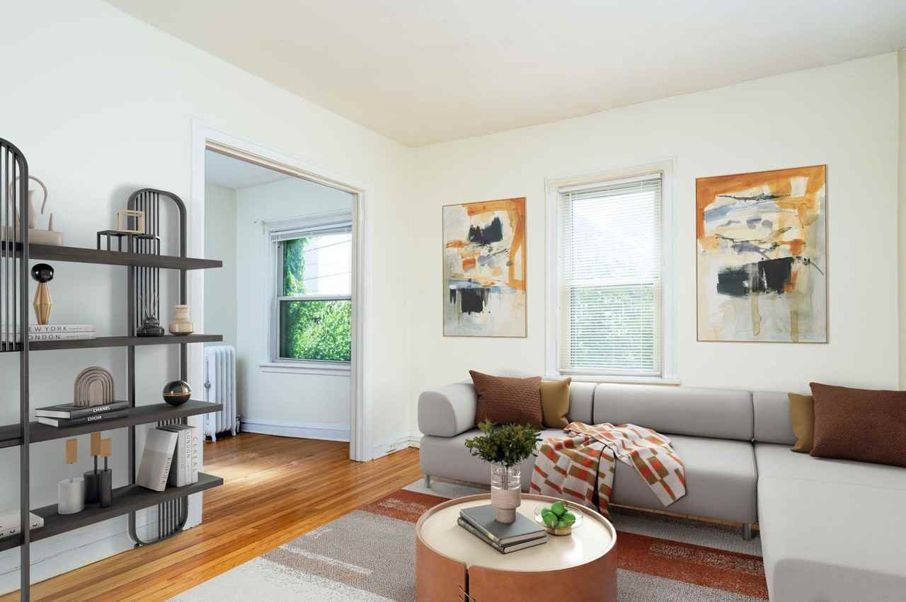 2226 Garfield Ave S - Photo 5 of 9