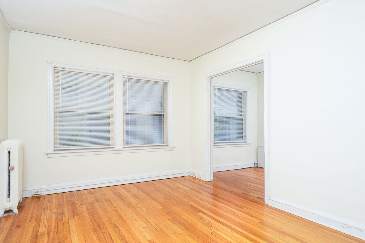 2226 Garfield Ave S - Photo 6 of 9