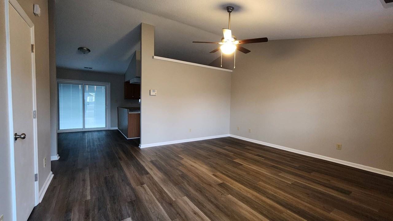 208 S Ginger Dr - Photo 3 of 26