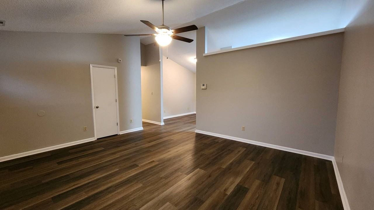 208 S Ginger Dr - Photo 4 of 26