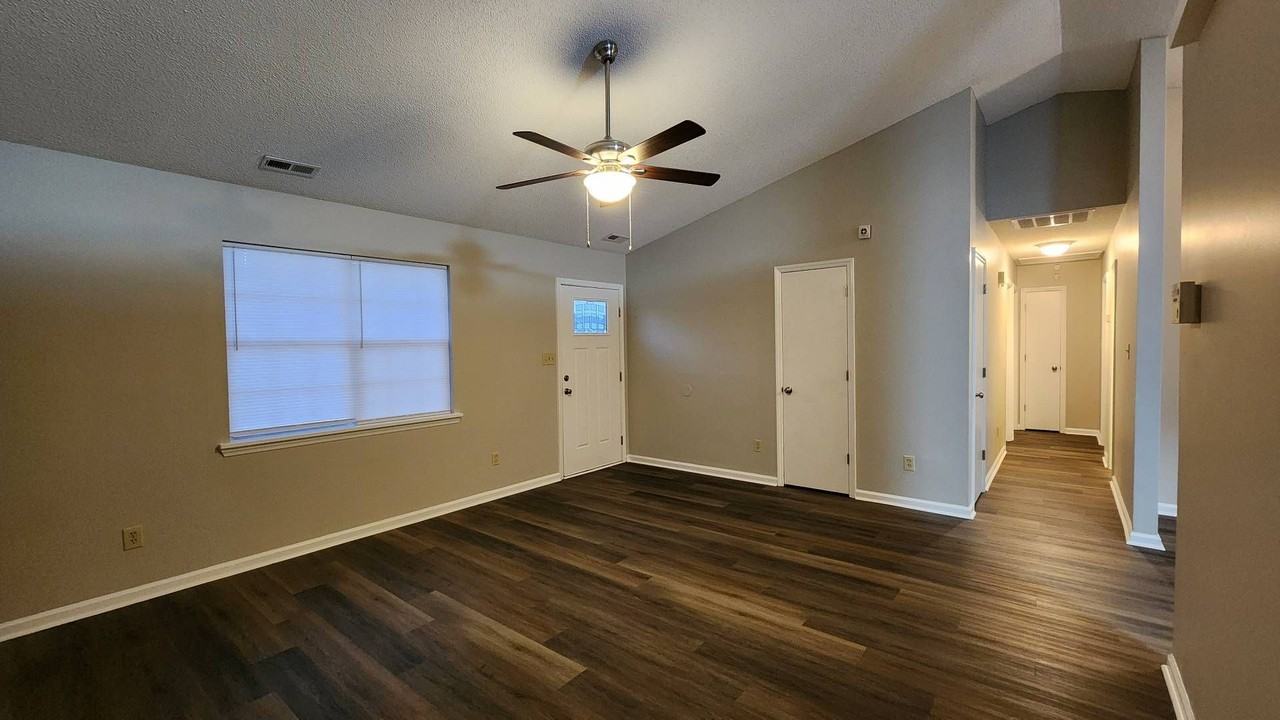 208 S Ginger Dr - Photo 5 of 26