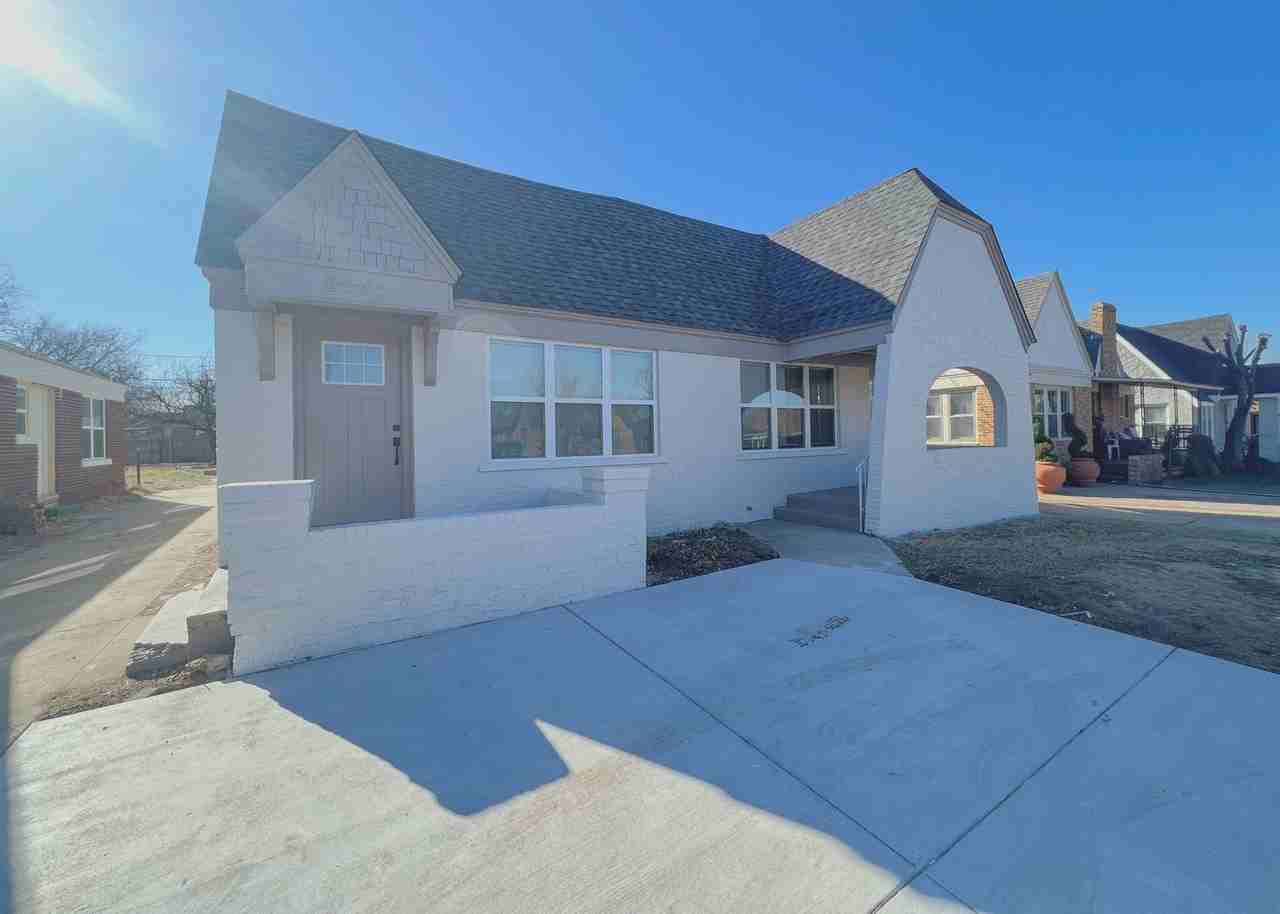 2542 Nw 21st St - Photo 3 of 15