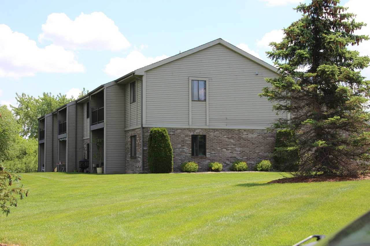 Montgomery Square Apartments - Photo 2 of 5