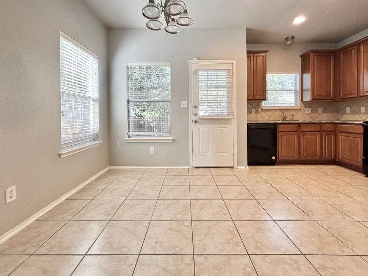 6631 Hartnet Flds - Photo 3 of 16