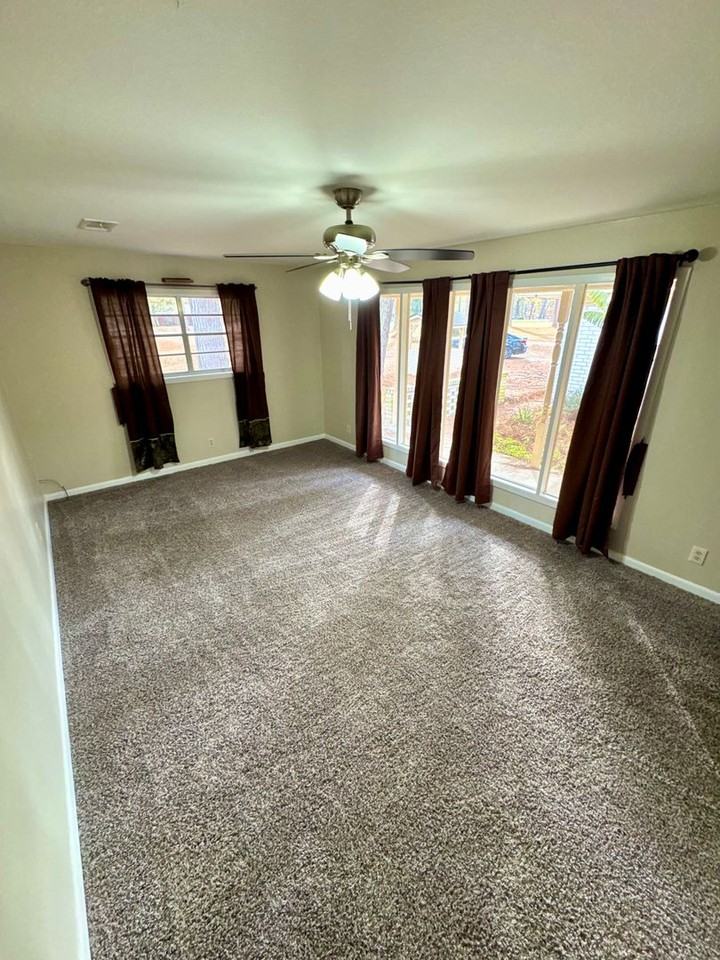 3020 Pines Rd - Photo 4 of 11