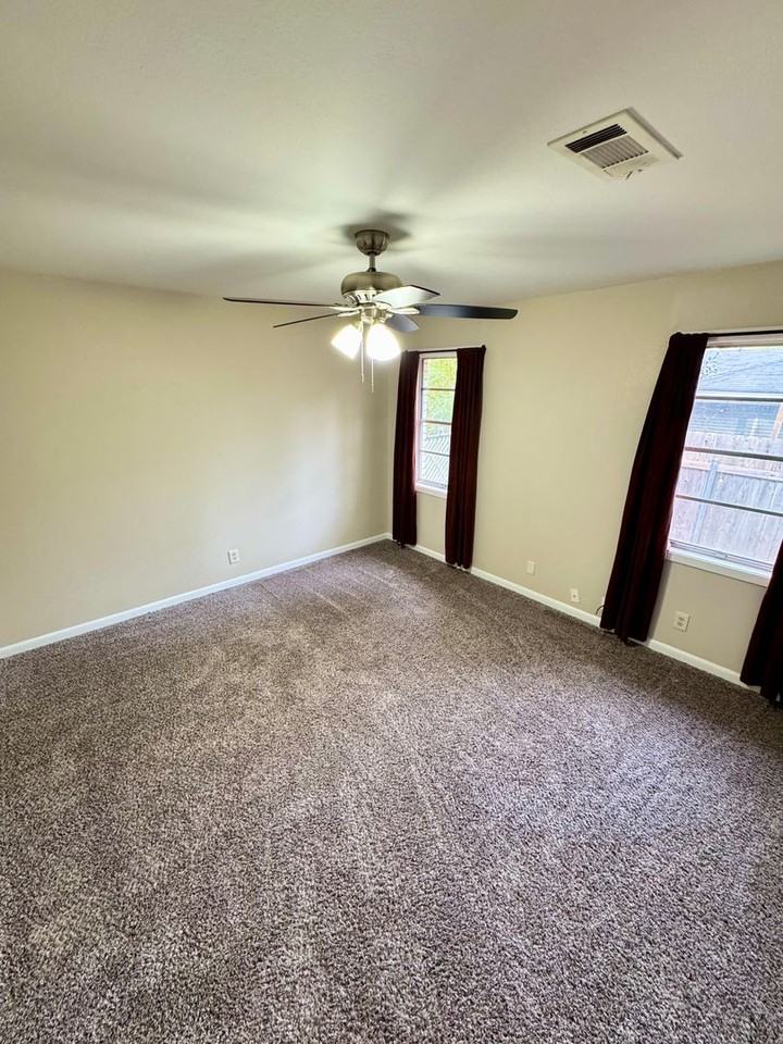 3020 Pines Rd - Photo 6 of 11