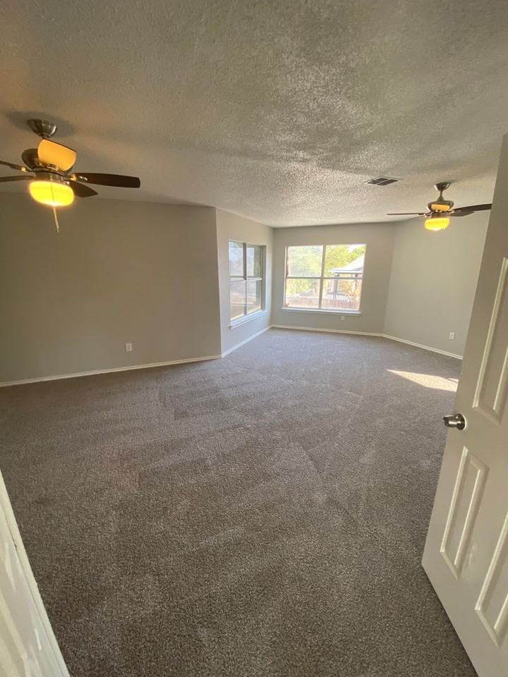 1220 Crabtree Ct - Photo 7 of 20