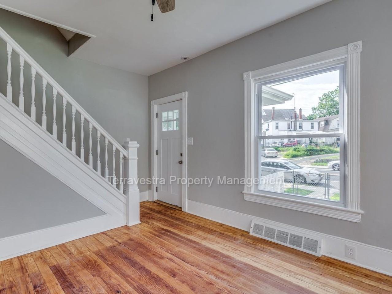 116 W Main St - Photo 4 of 19