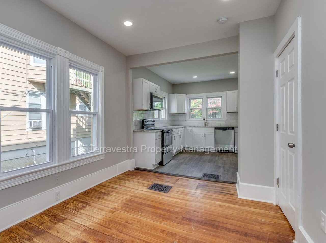 116 W Main St - Photo 6 of 19