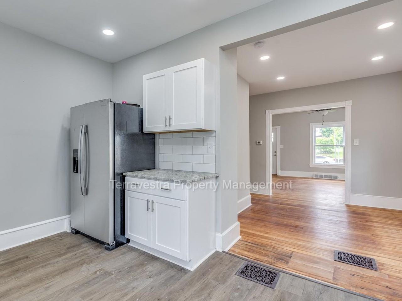 116 W Main St - Photo 7 of 19