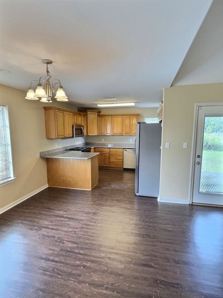 2309 Paula Cir - Photo 3 of 11