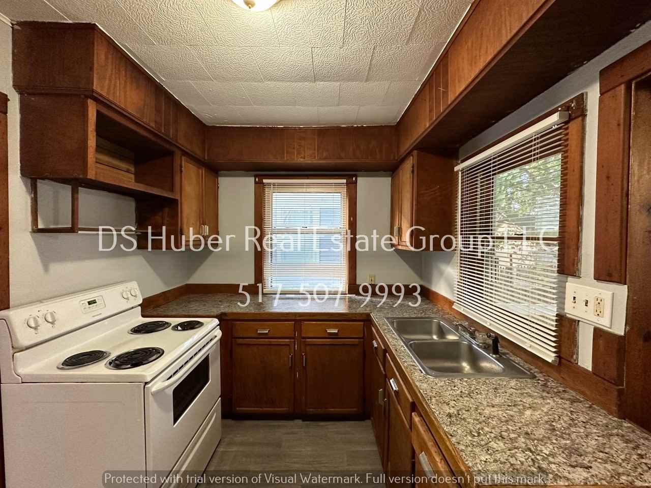 1415 Lansing Ave - Photo 4 of 17