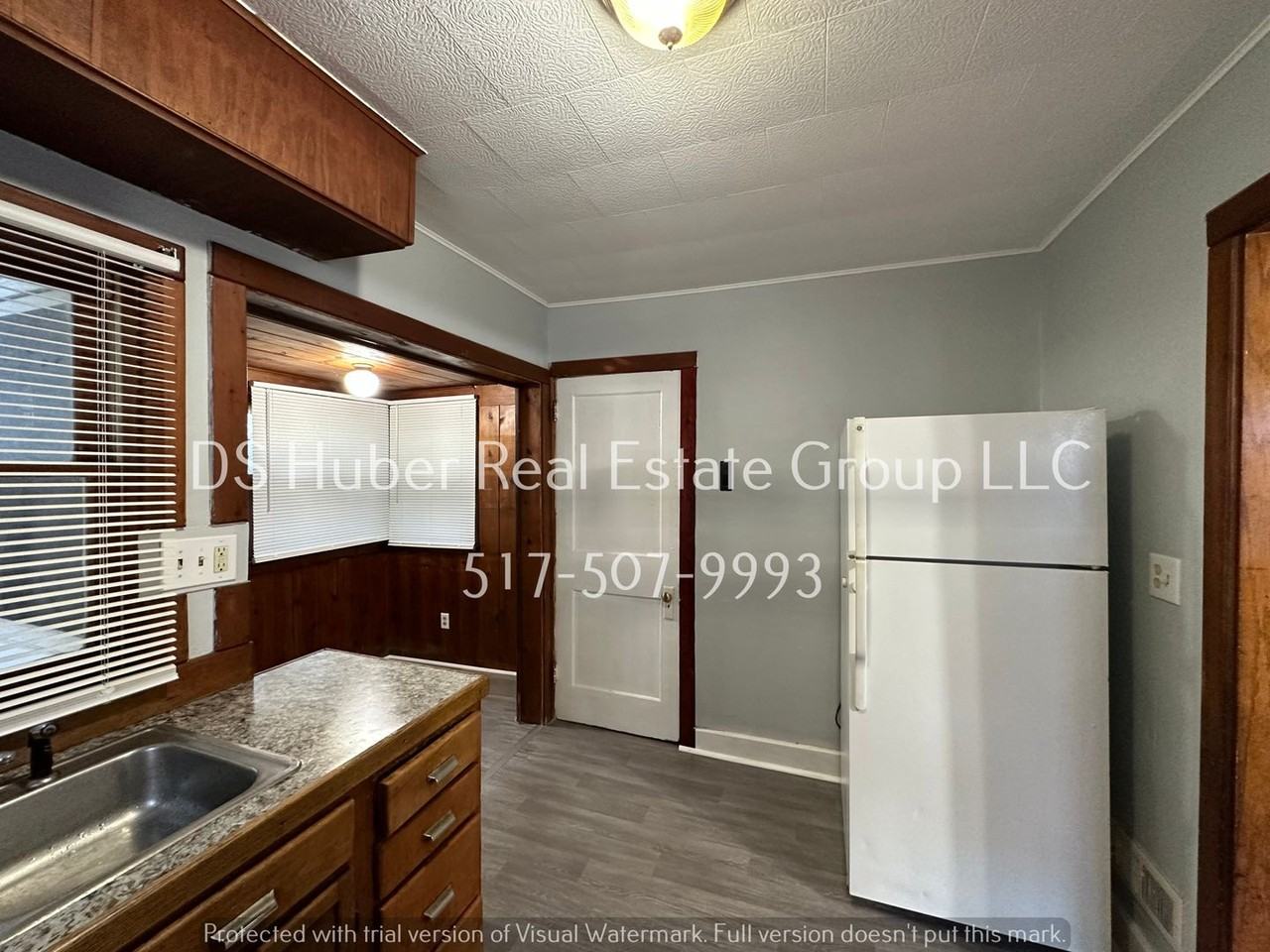 1415 Lansing Ave - Photo 5 of 17