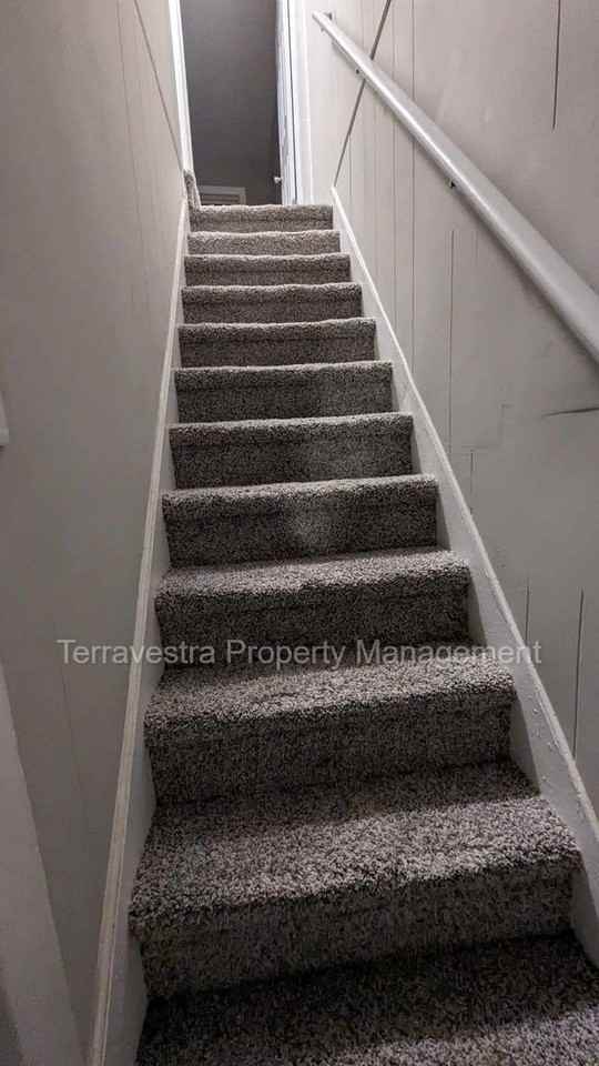 330 E Broad St - Photo 7 of 13