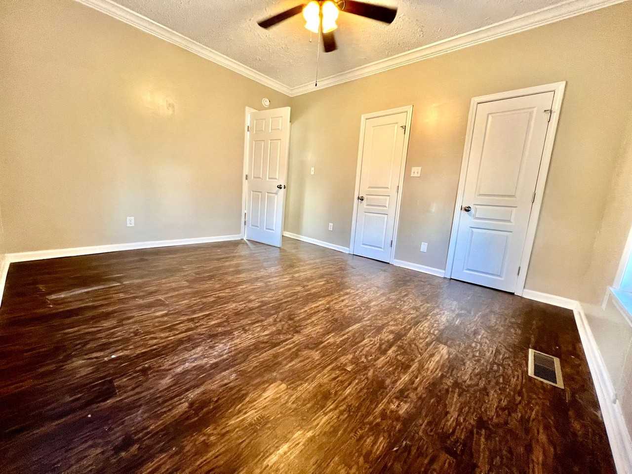 106 W Oak St - Photo 6 of 14