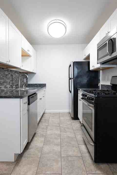 Tiara Apartments - Photo 4 of 50