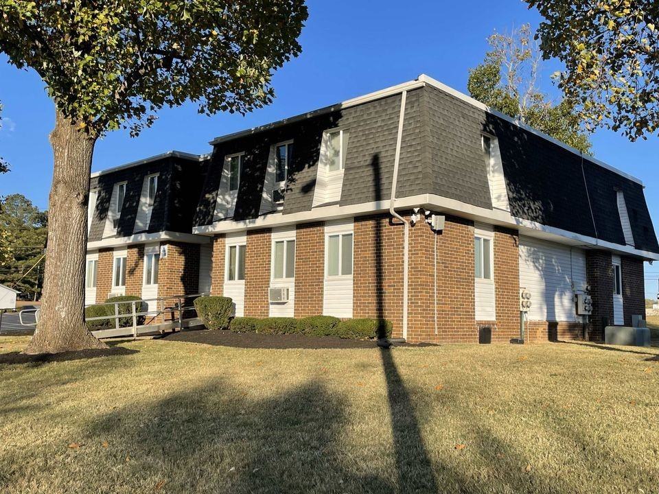 Colonial Village Apartments - Photo 2 of 50