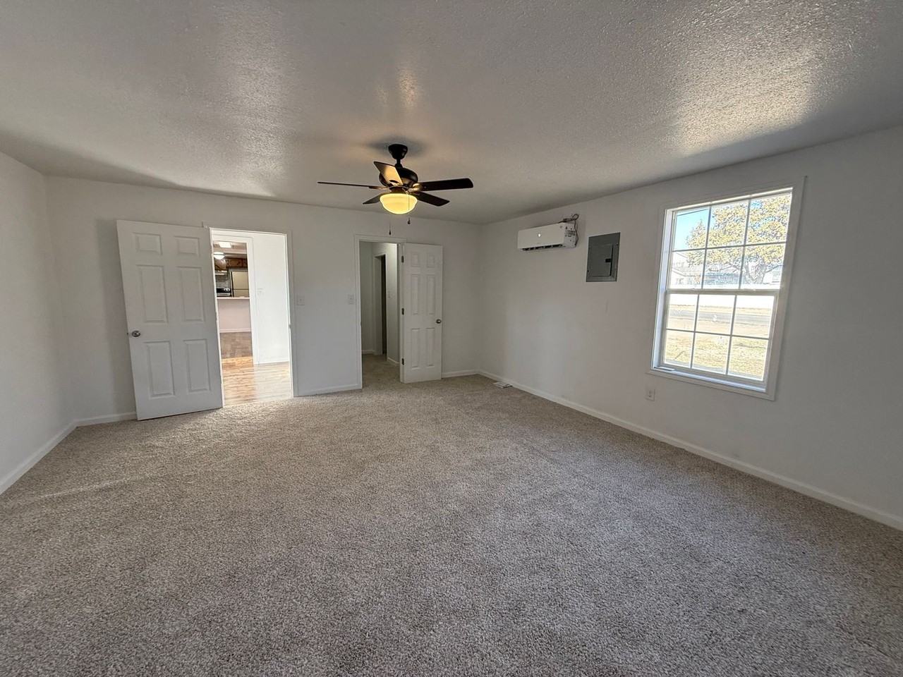 403 E 14th St - Photo 5 of 14