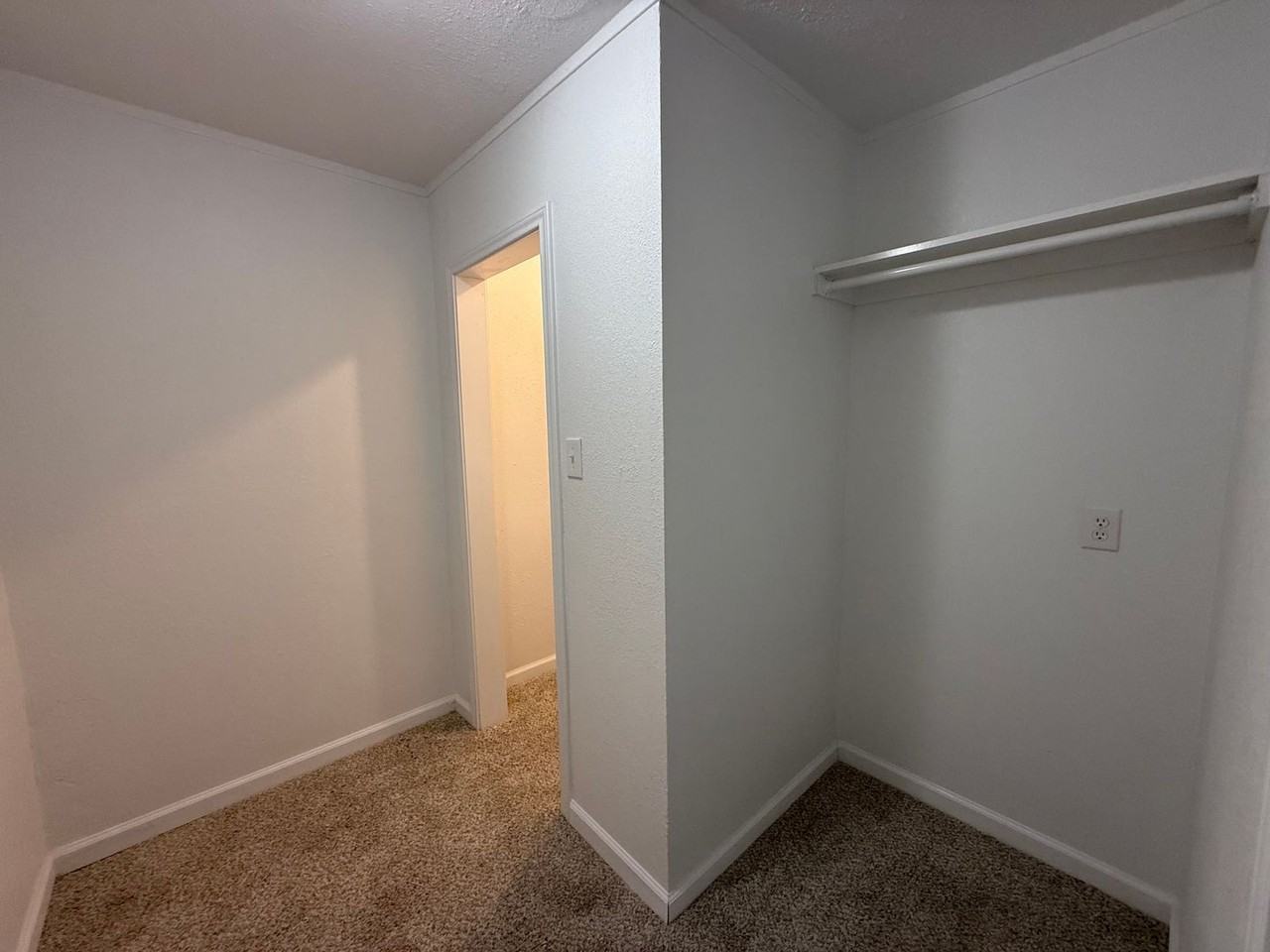 403 E 14th St - Photo 6 of 14