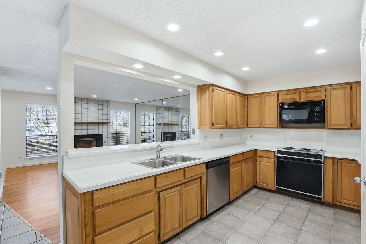 3114 Timber Ridge Pt - Photo 3 of 23