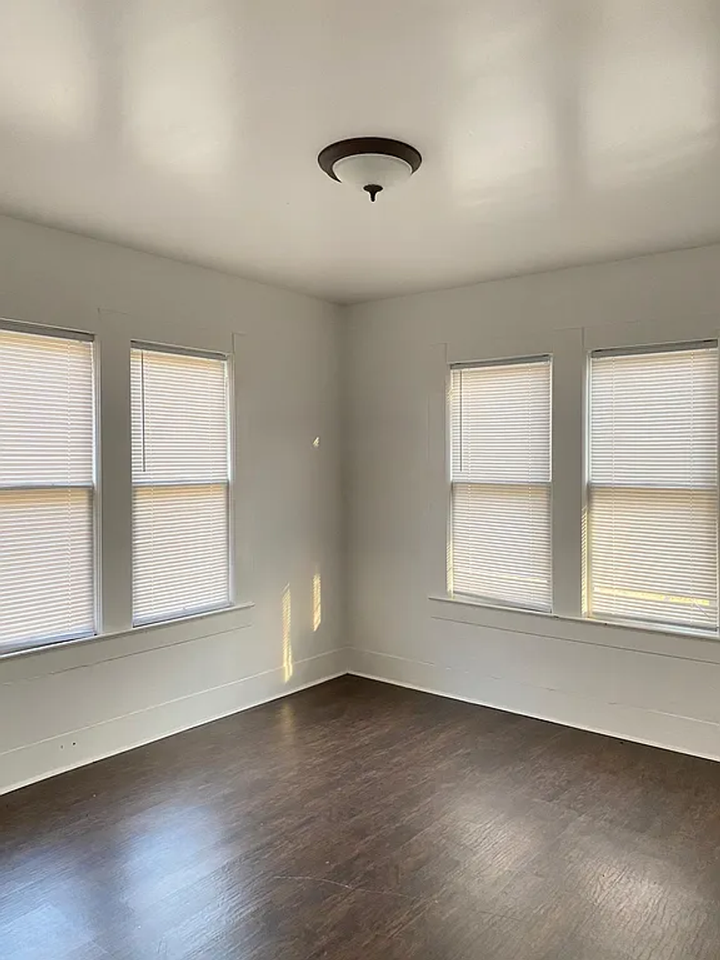 2550 Pierce St - Photo 3 of 6