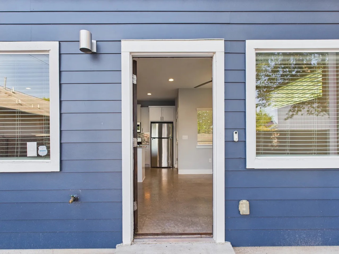 6703 Santos St #B - Photo 3 of 31