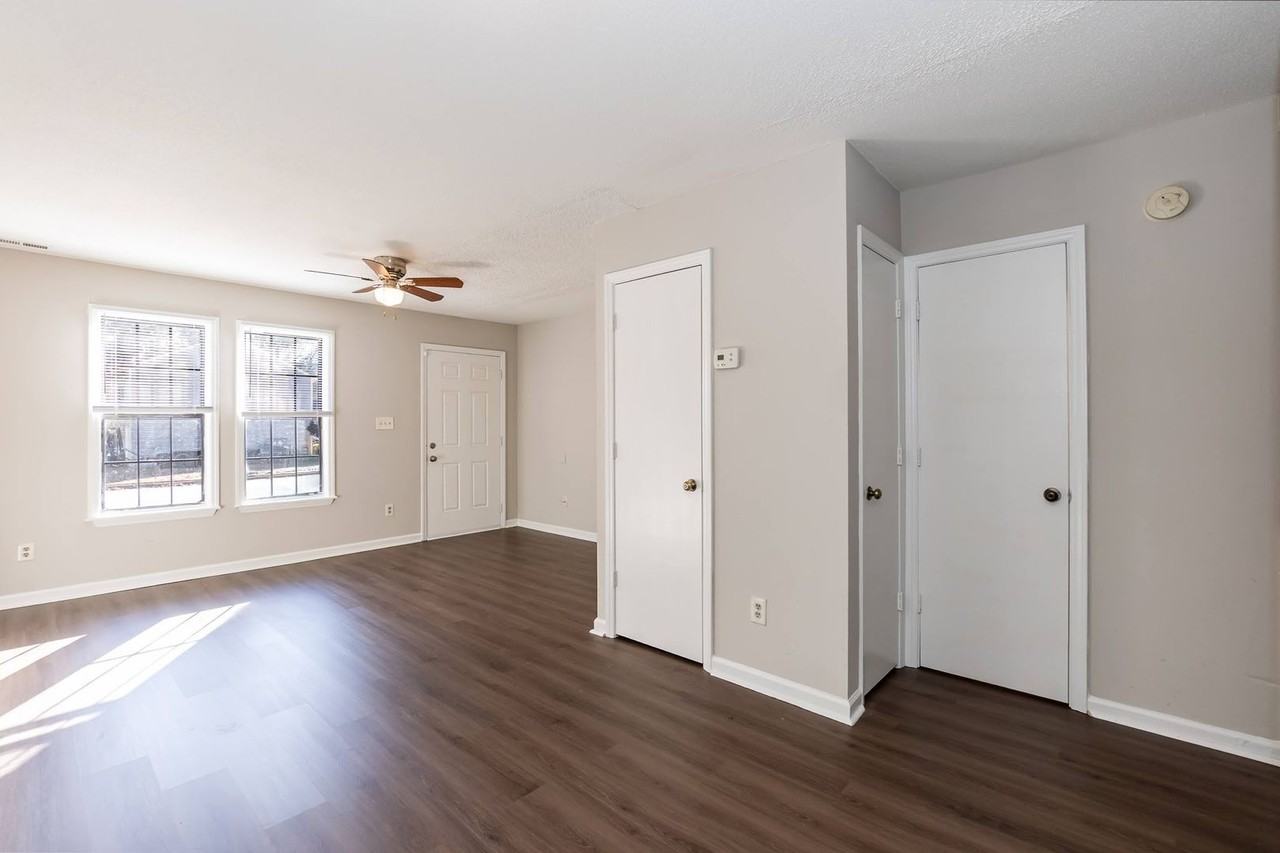 1805 Fox Hollow Dr - Photo 7 of 17