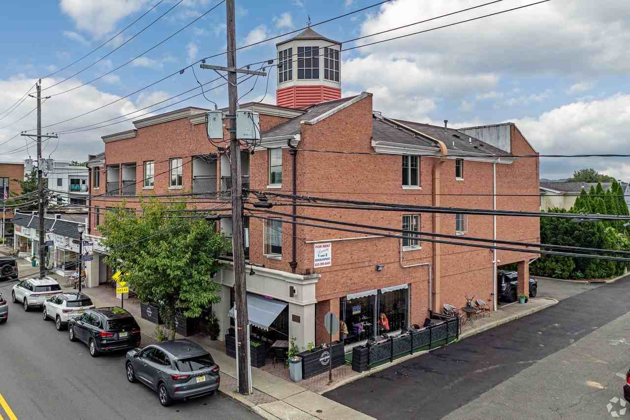 River Cottage - Photo 4 of 16