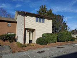 featured image of 207 Forest View Ct