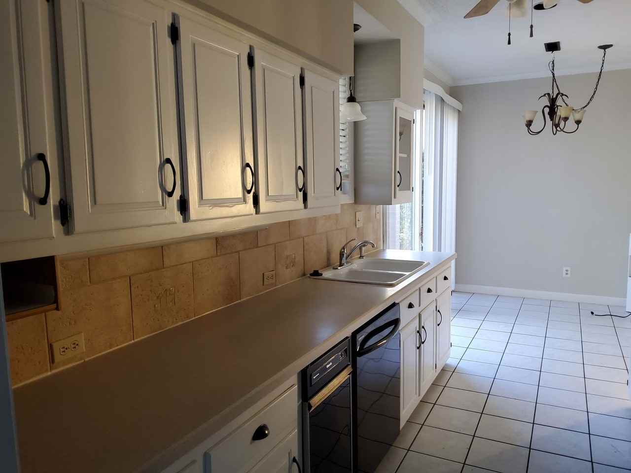 207 Forest View Ct - Photo 3 of 18