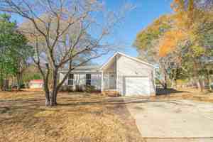 featured image of 3196 Petunia Ave