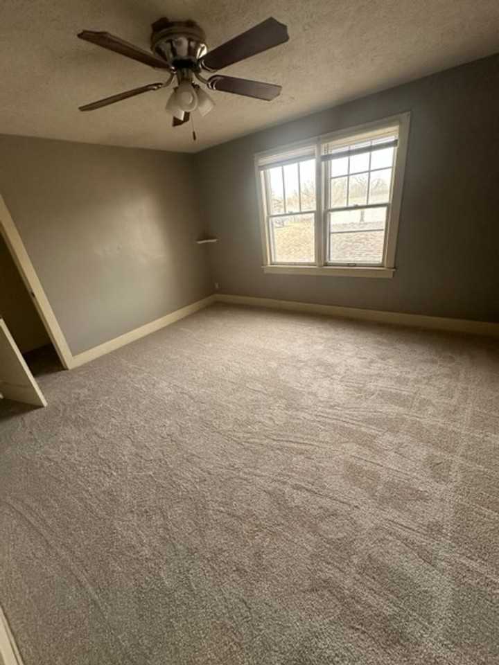 941 Sheridan St - Photo 2 of 7